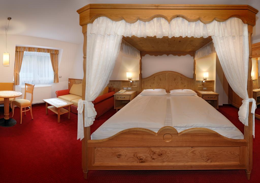 Hotel Ingram Selva di Val Gardena Pokoj fotografie